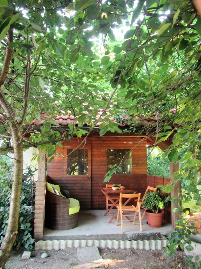 Bed and Breakfast Pod Orehi Постойна Екстер'єр фото